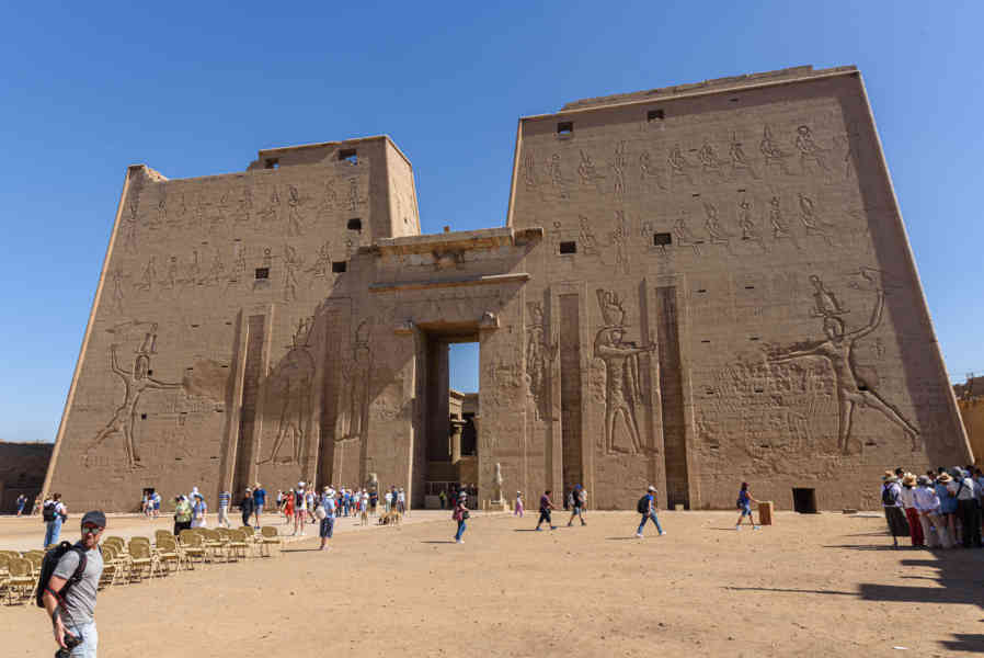Egipto 152 - Edfu - Templo de Horus.jpg